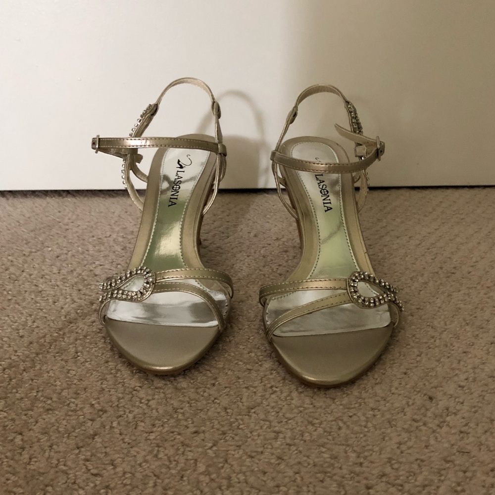 Formal heel